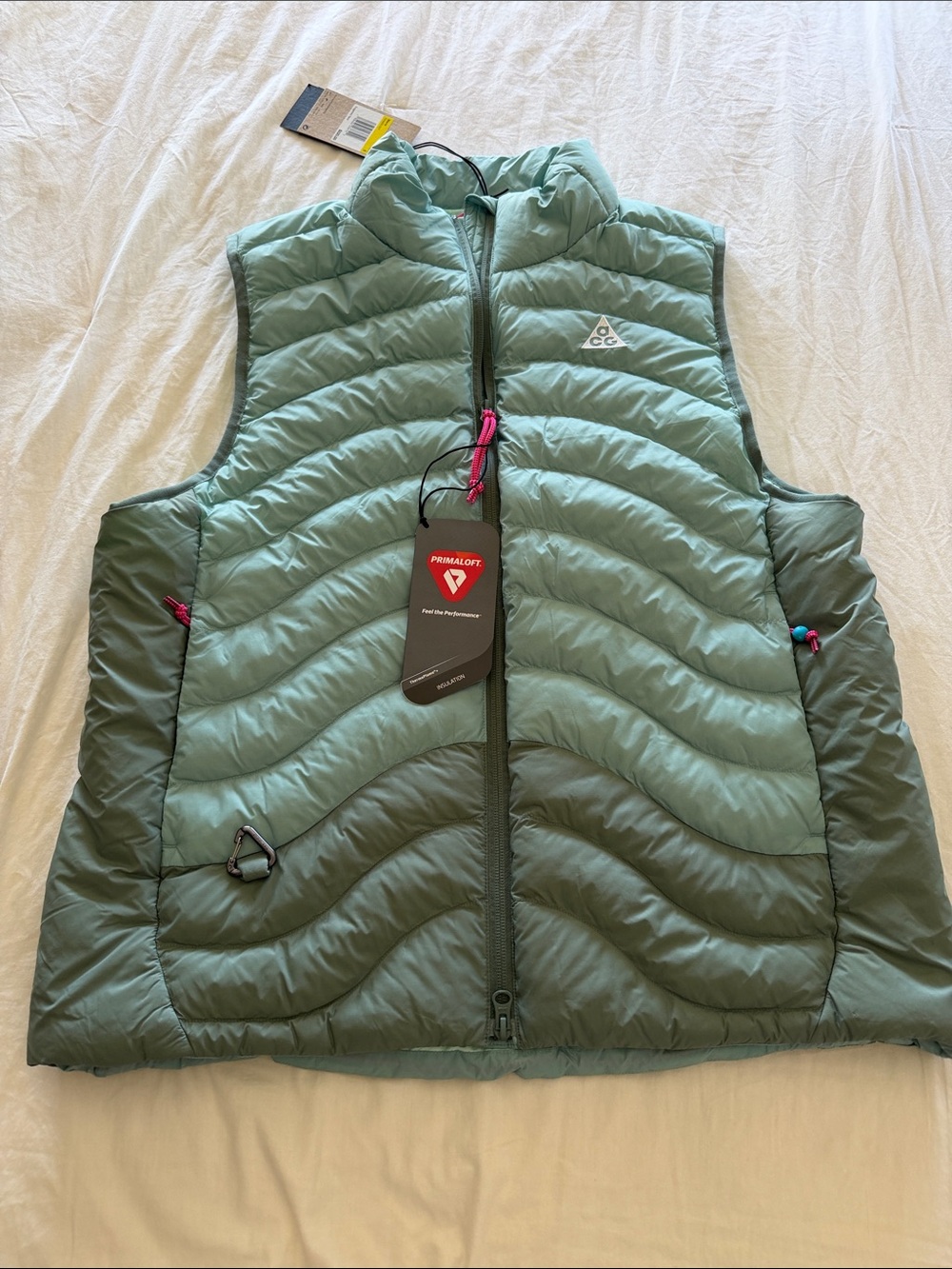 Nike ACG Therma-FIT ADV Vest Men's
Lava Flow Cannon Mint
Foam HV0605-017
Small